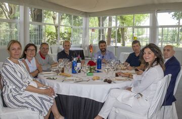 Comida en carpa de eventos del Club de Campo.
Ignacio Díez, Pepo Fuente, José Ángel García Olea, Ángel García Colín y Beatriz Dí­az.