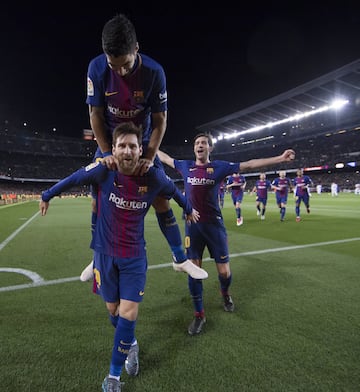 2-1. Messi celebró el segundo gol.