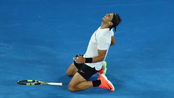 MELBOURNE, AUSTRALIA - JANUARY 27: Rafael Nadal of Spain celebrates winning match point in his semifinal match against Grigor Dimitrov of Bulgaria on day 12 of the 2017 Australian Open at Melbourne Park on January 27, 2017 in Melbourne, Australia. (Photo by Clive Brunskill/Getty Images)