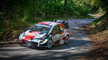 Elfyn Evans con el Toyota en Croacia.