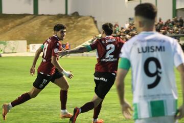 Mizzian celebra su gol al Antequera.