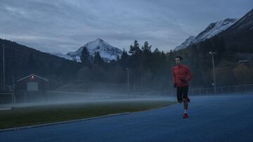 Kilian Jornet, en la pista de atletismo de Mandalen (Noruega).