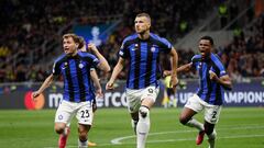 Soccer Football - Champions League - Semi Final - First Leg - AC Milan v Inter Milan - San Siro, Milan, Italy - May 10, 2023 Inter Milan's Edin Dzeko celebrates scoring their first goal with Nicolo Barella and Denzel Dumfries REUTERS/Alessandro Garofalo