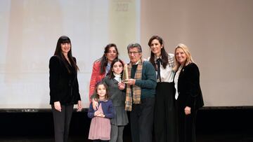 Pepe Grande, el pasado mes de diciembre, en un homenaje en Bétera, rodeado de su familia.