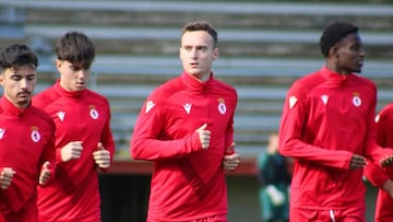 Tresaco, jugador de la Cultural, vuelve a los entrenamientos.