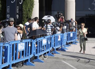 El ambiente en los juzgados de Pozuelo esperando a Cristiano