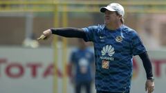 Miguel Herrera no se queja del arbitraje en Toronto; sí del trato