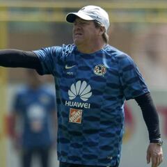 Miguel Herrera no se queja del arbitraje en Toronto; sí del trato