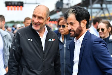 Bruno Michel, CEO de la Fórmula 2, Mohammed ben Sulayem, presidente de la Federación Internacional del Automóvil.