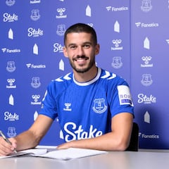 Yerry Mina ya tiene reemplazo, Everton ficha a Conor Coady