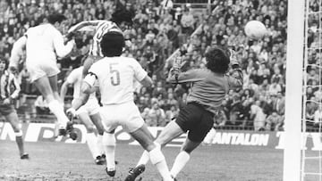 Rubén Cano marcó así uno de sus goles.