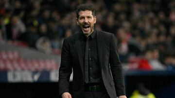 Atletico Madrid's Argentinian coach Diego Simeone reacts during the Spanish league football match between Club Atletico de Madrid and Deportivo Alaves at the Metropolitano stadium in Madrid on October 29, 2023. (Photo by JAVIER SORIANO / AFP)