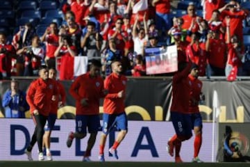 Futbol, Chile v Bolivia.
Copa America centenario 2016.
Los jugadores de la seleccion chilena ingresan a la cancha para el calentamiento previo al partido del grupo D de la Copa America Centenario contra Bolivia disputado en el estadio Gillette de Foxborough, Estados Unidos.
10/06/2016
Andres Pina/Photosport***********