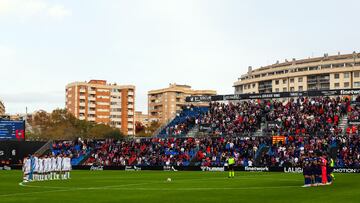 El Eldense rinde un sentido homenaje a las víctimas de la DANA