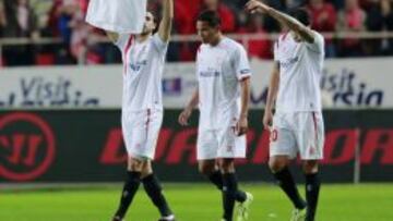Pareja celebra el gol dedicado a Cristóforo.