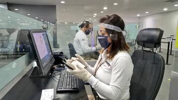 Coronavirus Colombia: ¿están dejando las aerolíneas subir pasajeros con covid-19?