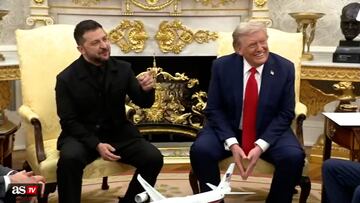 Se la tenía guardada y hubo ‘vendetta’: el vacile épico de Zelenski al periodista que le humilló por no ir en traje