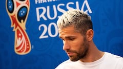 Behrami en rueda de prensa.