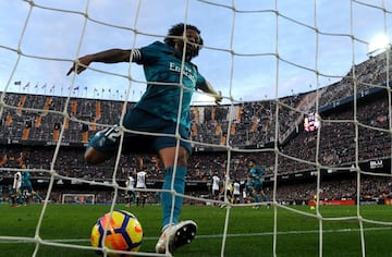 Marcelo celebra el 1-4 de Kroos.