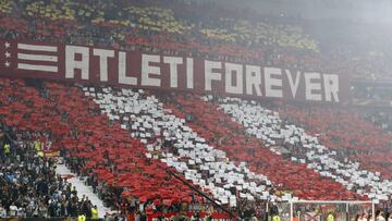 Tifo de los seguidores del Atlético en la final de la Europa League de Lyon.