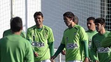 <b>'TOCADO'. </b>Pepe Mel sigue luchando por sacar adelante la difícil situacion del Betis pese a las críticas recibidas esta semana.