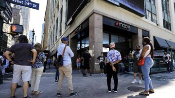 Coronavirus New York: is it safe to go shopping, dine in during Phase 2?