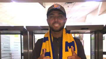 El mediocampista brasileño proveniente del Atlético Mineiro arribó al aeropuerto de la capital neoleonesa para los exámenes de rutina y posteriormente ser presentado como nuevo elemento de la Autónoma de Nuevo León.