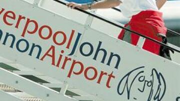 <b>¿SUBE AL AVIÓN? </b>Este es el avión que Gerrard podría coger dentro de unas semanas rumbo a Madrid. El jugador ya está en Liverpool, pero hasta el próximo lunes no se incorporará a los entrenamientos dirigidos por Rafa Benítez, con el que ya ha tenido un contacto que refleja dos posturas muy distantes.