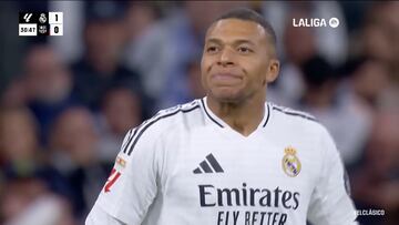 El delantero del Real Madrid fue uno de los más criticados en el 0-4 ante Barcelona. Le anularon 2 acciones de gol por offside.