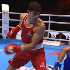Gazi Jalidov brilla en el Mundial pasando de ronda en un asalto