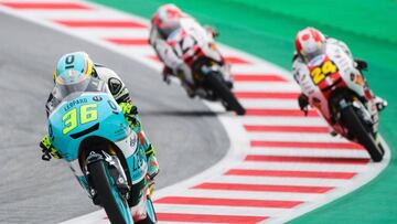 Leopard Racing's Spanish rider Joan Mir (L) compete during first practice session of the Moto3 during Austrian Grand Prix weekend at Red Bull Ring in Spielberg, Austria on August 11, 2017. / AFP PHOTO / Jure Makovec