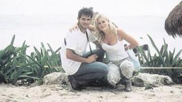 <b>INOLVIDABLE. </b>Toni e Irene posan antes de la llegada del huracán Wilma, la luna de miel se transformó en un viaje de supervivencia.