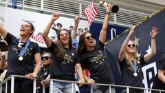 La selecci&oacute;n femenil de Estados Unidos se coron&oacute; el domingo al vencer en la final del Mundial a Holanda. Hoy desfilaron en las calles de Broadway, New York.