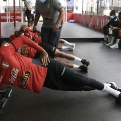 Seleccionados que militan en la MLS entrenan en la Videna