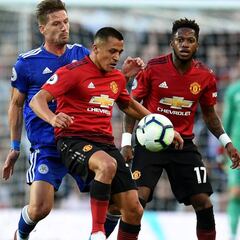 Mourinho defendió a Pogba en la disputa con Alexis por penal