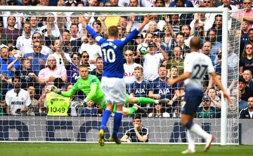 La carrera del inglés ha ido en ascenso, hace un año valía 20 millones, ahora tiene un valor de 40 MDE, tiene 25 años y juega para Everton.