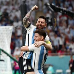 Leo Messi y Julián Álvarez.