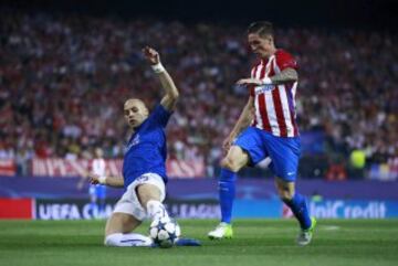 Fernando Torres y Yohan Benalouane.