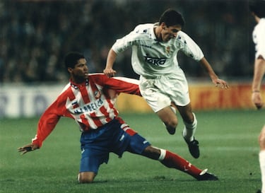 Se traslada al Atlético Madrid. Juega para el equipo colchonero hasta 1996.