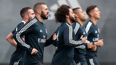 Benzema y Marcelo, en primer plano, durante el entrenamiento del Madrid de la semana pasada.