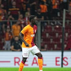 Davinson Sánchez, un central arriesgado en Galatasaray