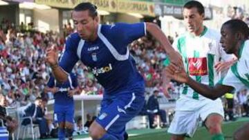 <b>INCISIVO. </b>El azulino Jose Mari fue un auténtico puñal que se clavó entre las entrañas de la defensa blanquiverde, algo blanda en el partido de ayer contra el Xerez.