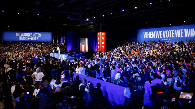 How many electoral votes does Wisconsin have in the US Election 2024? Harris vs Trump in battleground states