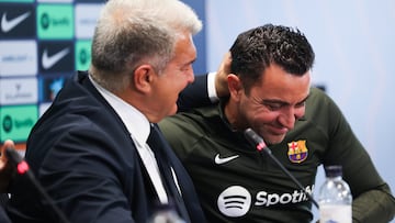 25/04/24
RUEDA DE PRENSA
FC BARCELONA
XAVI HERNANDEZ JOAN LAPORTA