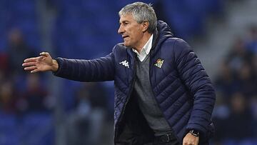 Setién dirigiendo al Betis en el partido ante el Espanyol.