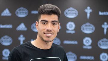 Lucas Olaza posa para AS en la sala de prensa del Celta en las instalaciones de A Madroa. 