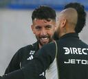 Isla le envió un mensaje a Arturo Vidal en Colo Colo y Giorgian de Arrascaeta respondió