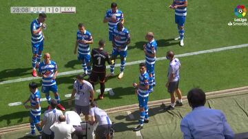 Fernando Vázquez dio la charla a sus jugadores a gritos desde la grada y el árbitro lo prohibió