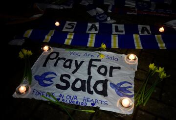 Soccer Football - Cardiff City - Cardiff City Stadium, Cardiff, Britain - January 22, 2019  General view of tributes left outside the stadium for Emiliano Sala     REUTERS/Rebecca Naden