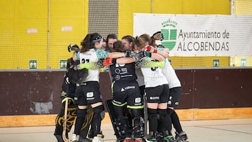 El Alcobendas celebra la victoria y el ascenso.